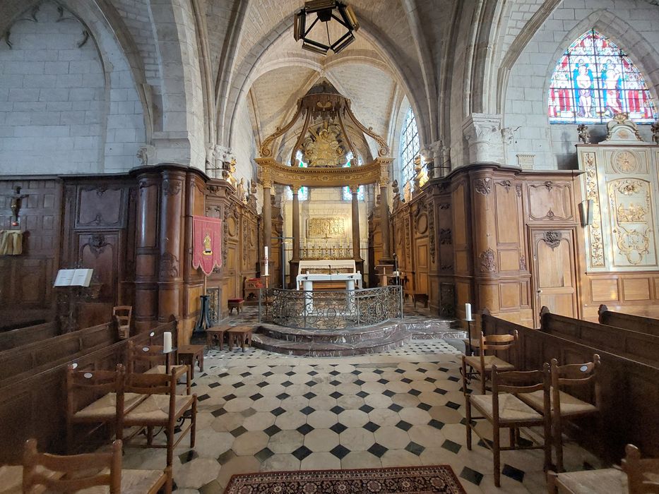 lambris de revêtement du choeur