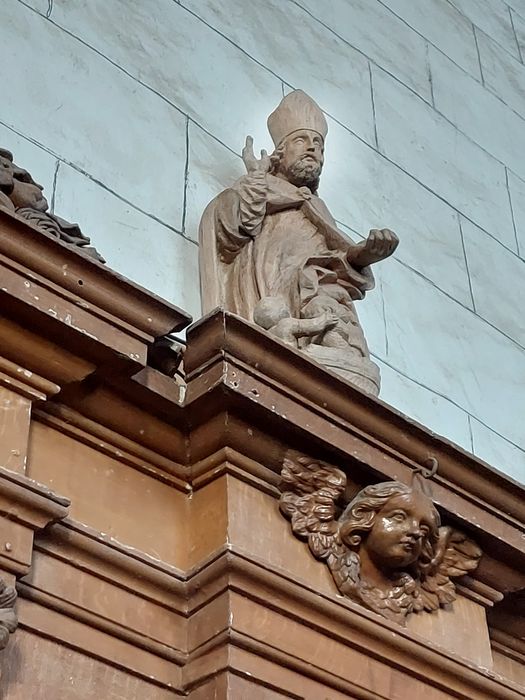 groupe sculpté : Saint Nicolas et les enfants