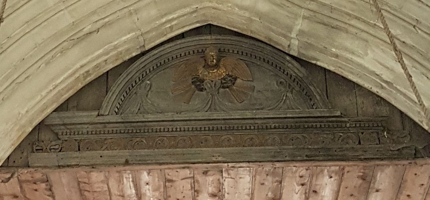 fragment de retable (fronton)