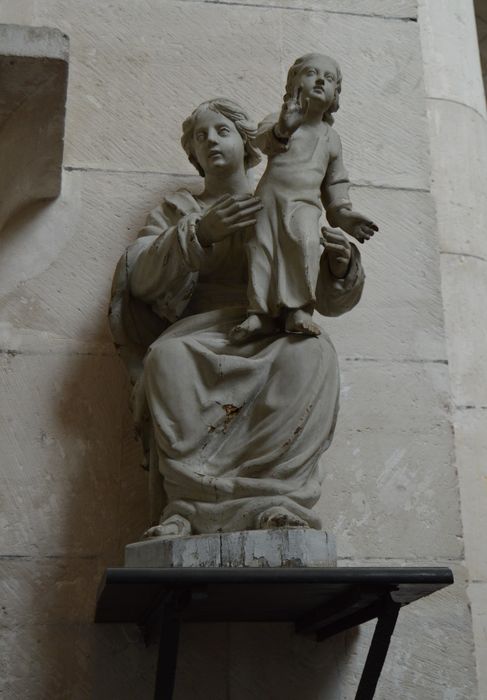 Statue : Vierge à l'Enfant