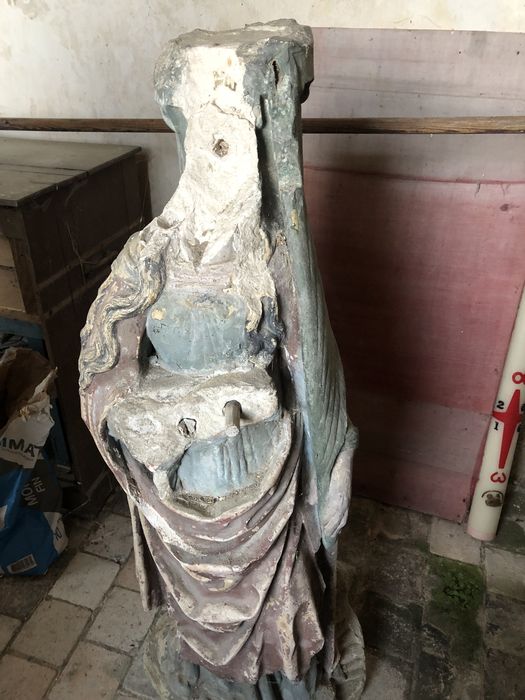 statue : Sainte Barbe