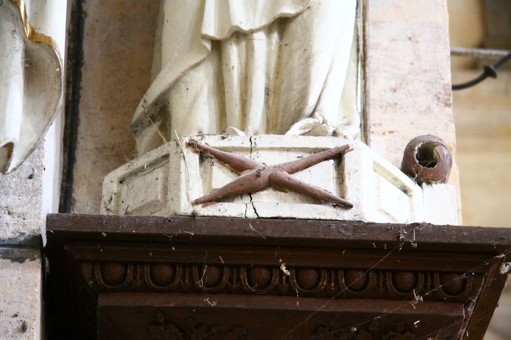 statue : Sainte Ménéhould, détail