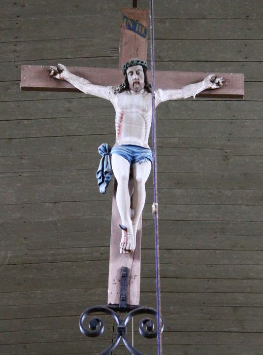 statue : Christ en croix
