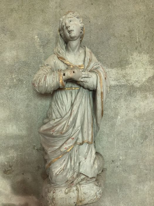 statue : Sainte femme