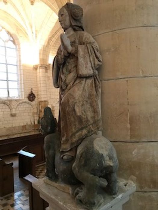 statue : Sainte Marthe