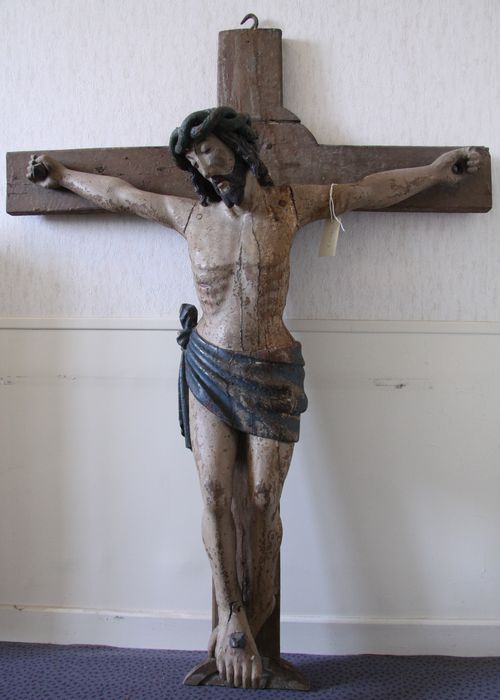 Statue : Christ en croix