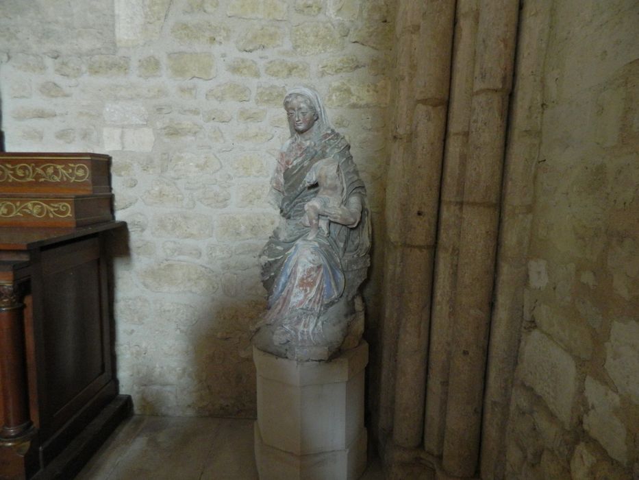 statue : Vierge à l'Enfant