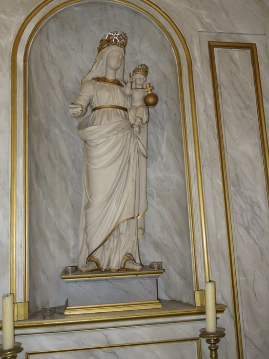 statue : Vierge à l'Enfant