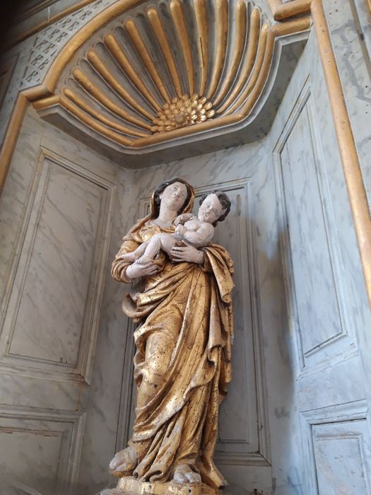 statue : Vierge à l'Enfant