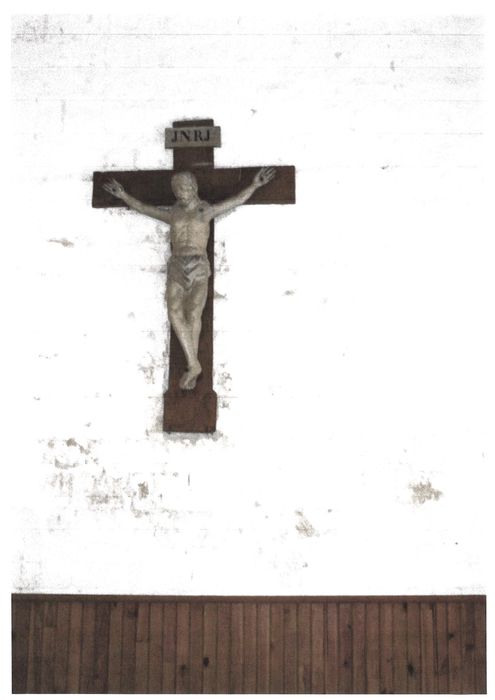 statue : Christ en croix
