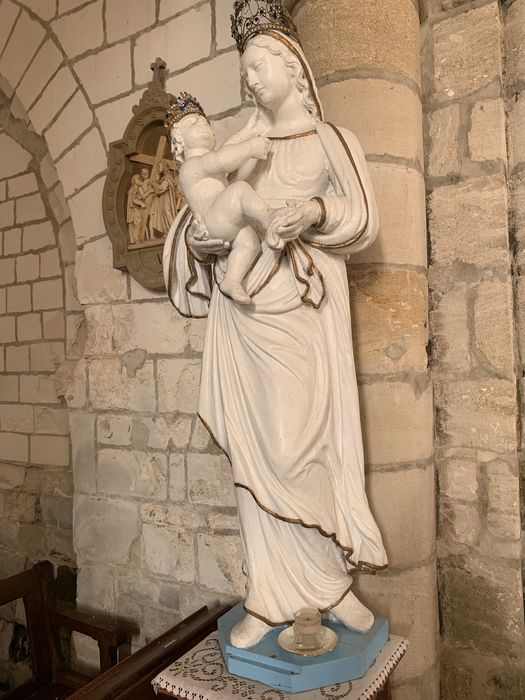 statue : Vierge à l'Enfant