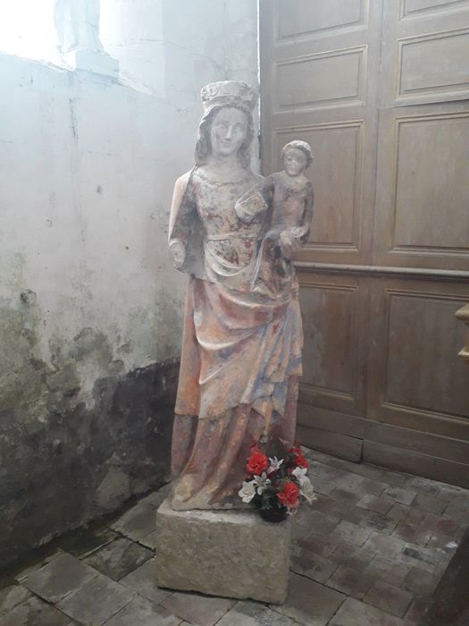 statue : Vierge à l'Enfant