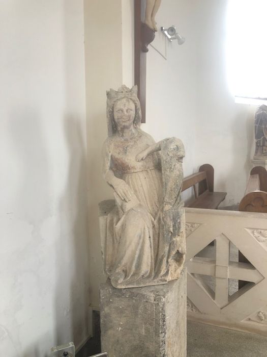 statue : Vierge à l'Enfant assise