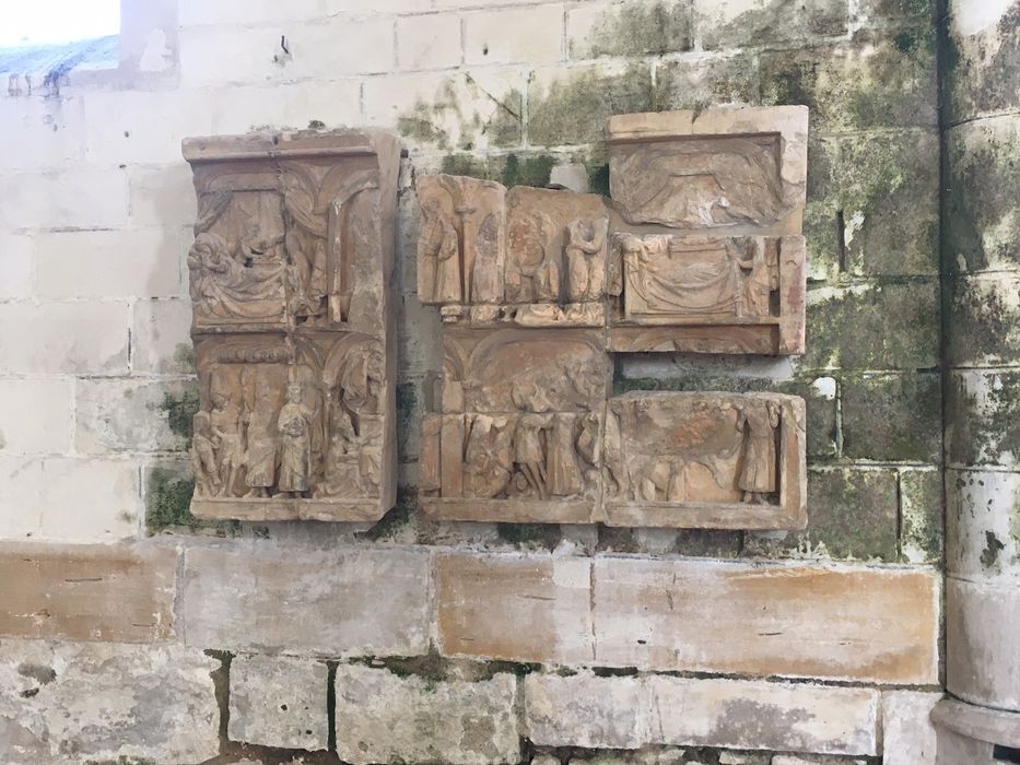 Fragments de retables, bas-reliefs : vie de la sainte Vierge, vie d'un saint évêque