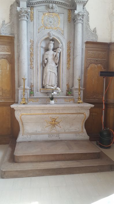 statue : Vierge à l'Enfant