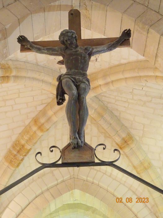 Statue : Christ en croix