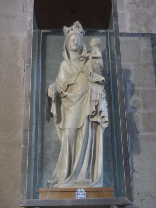 Statue : Vierge à l'Enfant