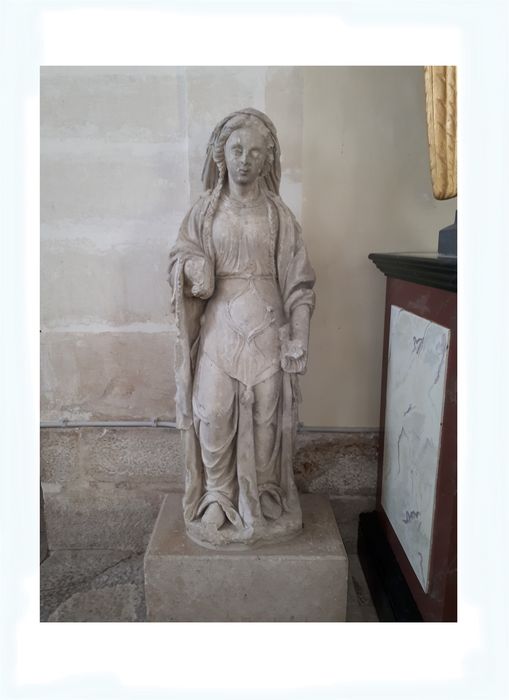 statue : Sainte non identifiée