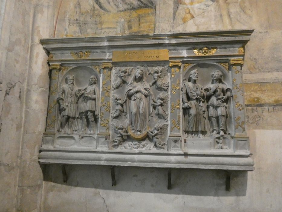 devant d'autel (haut-relief) : Assomption, entre saint Pierre et sainte Madeleine, et deux autres saints