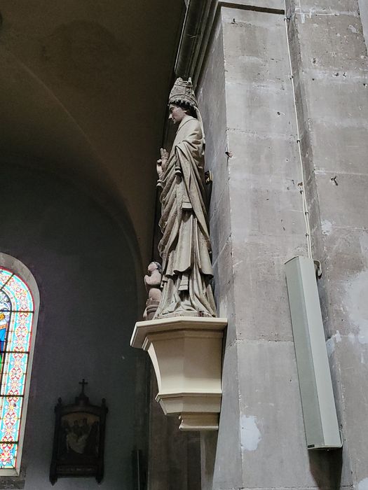 statue : Saint Nicolas, profil gauche