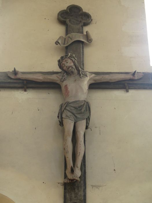 statue : Christ en croix