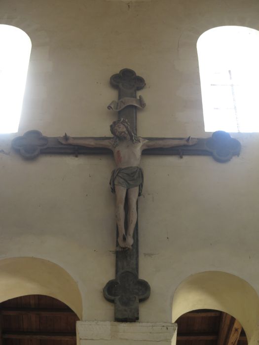 statue : Christ en croix