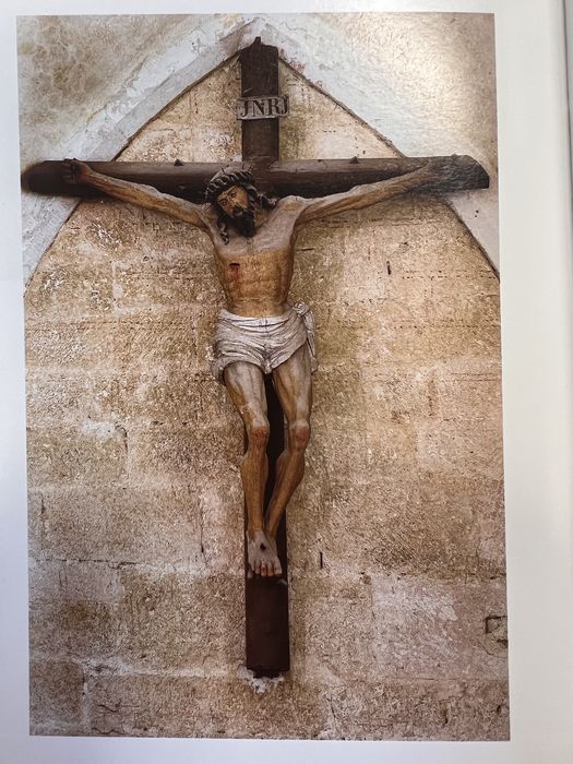 statue : Christ en croix