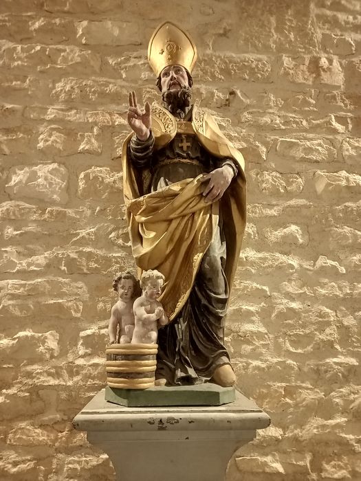 groupe sculpté : Saint Nicolas