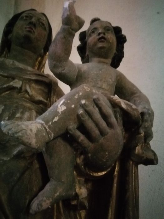 statue : Vierge à l'Enfant, détail