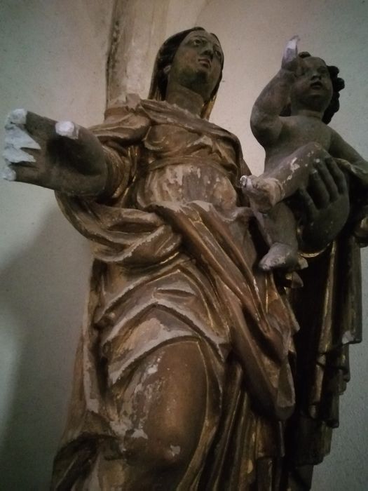 statue : Vierge à l'Enfant, vue partielle