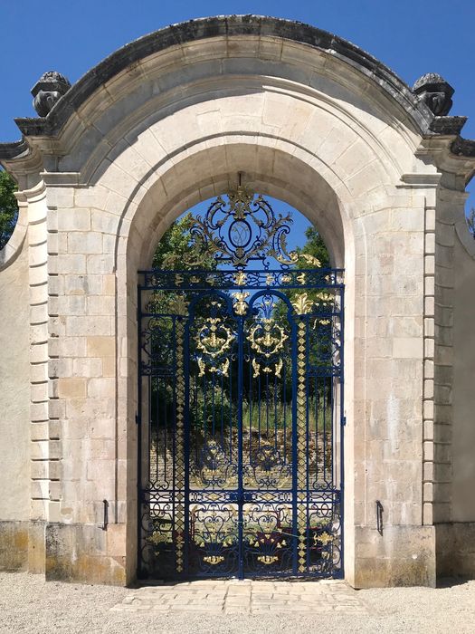 Clôture (grille) de la porte du parc