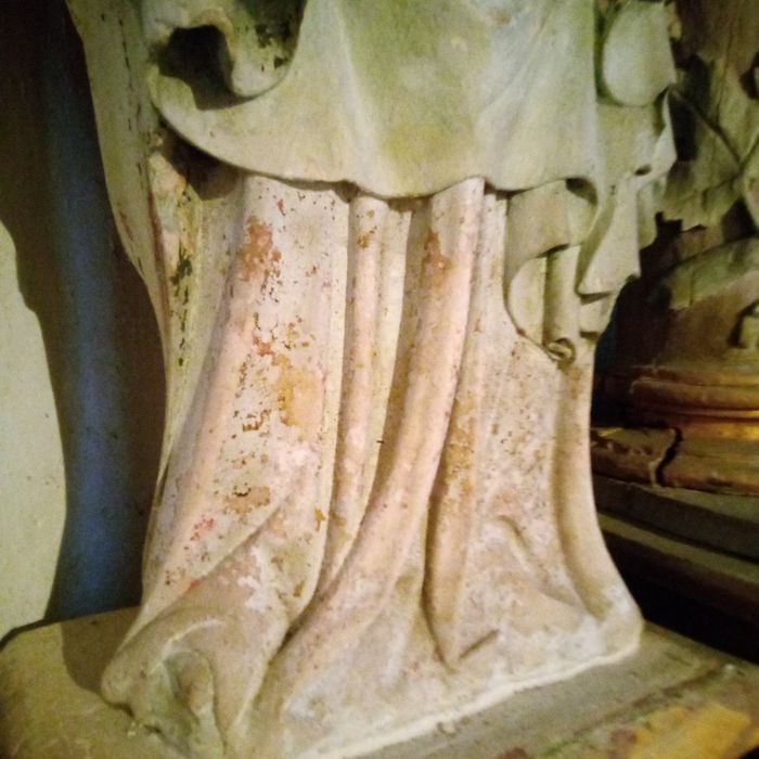 statue : Vierge à l'Enfant, détail
