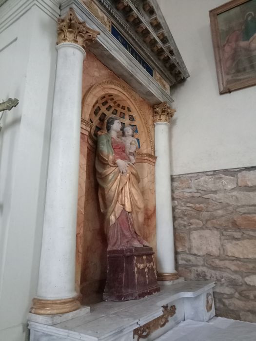 statue : Vierge à l'Enfant