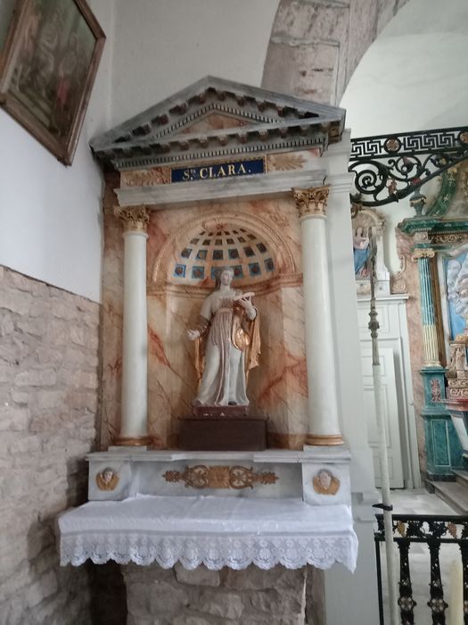 statue : Sainte Claire
