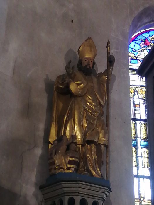 statue : Saint Évêque