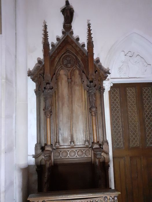 fauteuil de célébrant, vue partielle