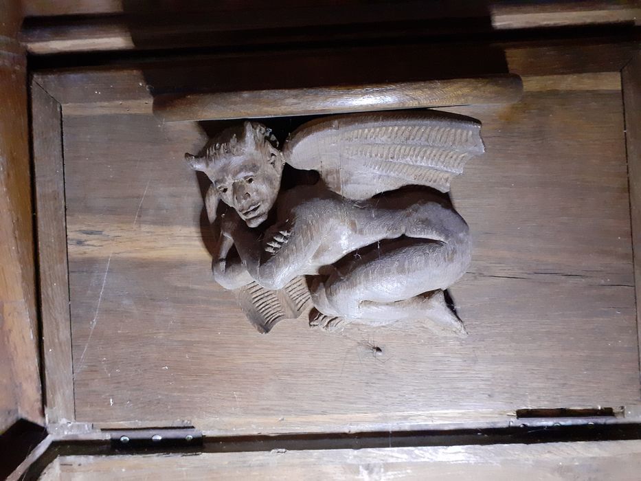 fauteuil de célébrant, détail