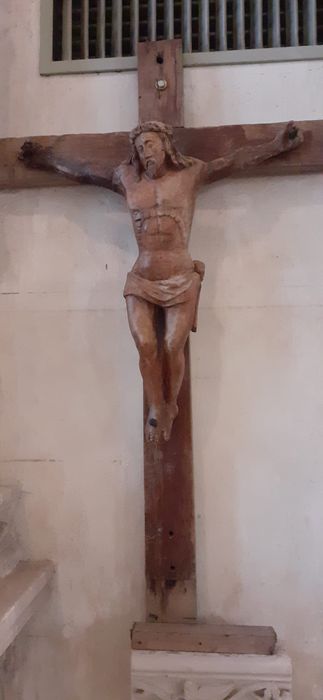 statue : Christ en croix