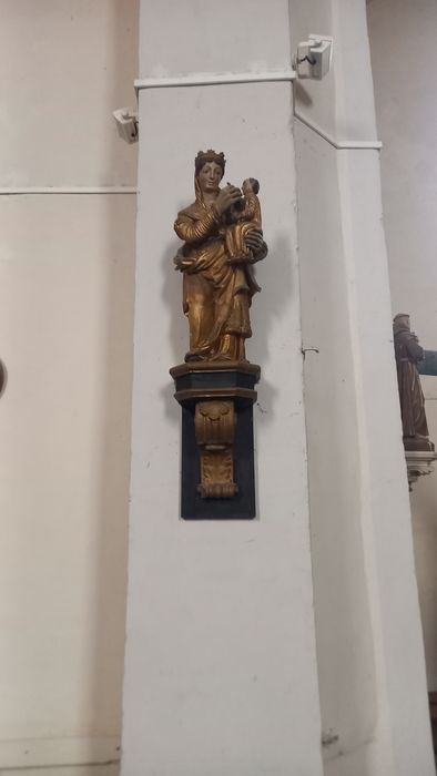 statue : Vierge à l'Enfant