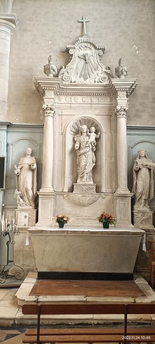 autel, retable Sud, statues : Saint Dominique, la Vierge à l'Enfant et sainte Catherine