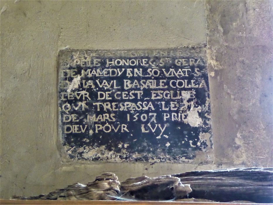 plaque funéraire (inscription funéraire) en mémoire de Gérard de Malmédy, seigneur de Bazeilles