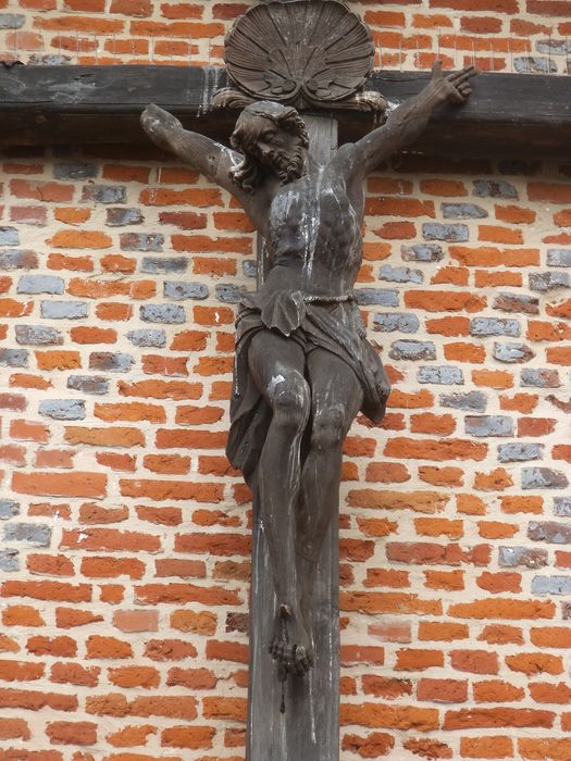 Statue : Christ en croix