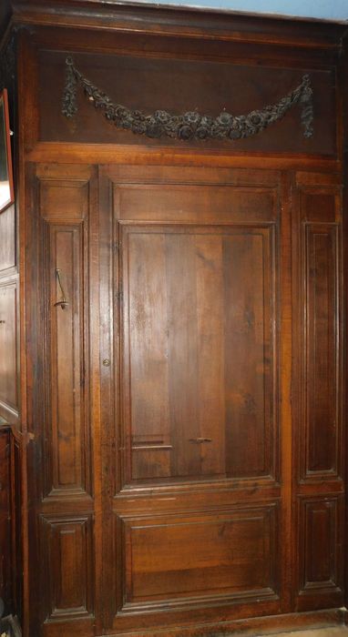 lambris de revêtement de la sacristie, vue partielle