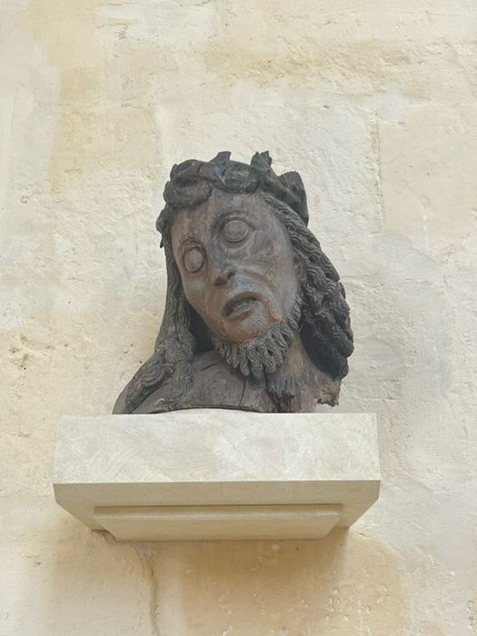 statue : Christ (fragment)