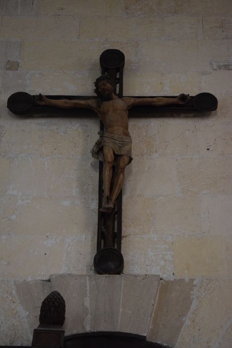 statue : Christ en croix