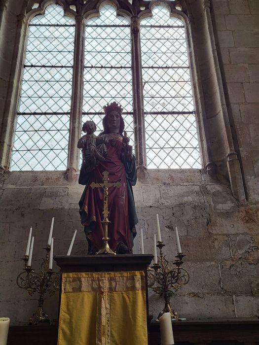 statue : Vierge à l'Enfant