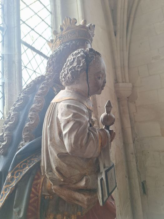 statue : Vierge à l'Enfant, vue partielle