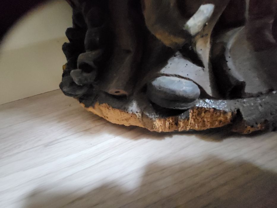 groupe sculpté : Vierge de Pitié, détail