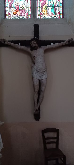 statue : Christ en croix