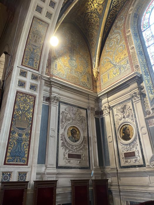 décor de la chapelle de la famille Boucicaut, vue partielle